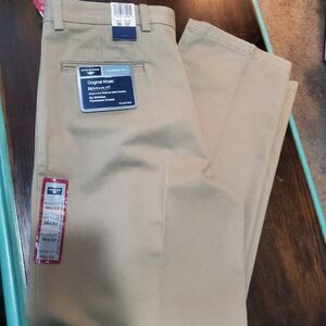 NWT Classic workwear! Pleated Dockers Individual Fit Light Khaki 36x32